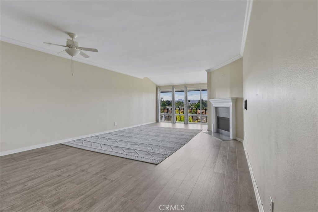 12830 Burbank 305