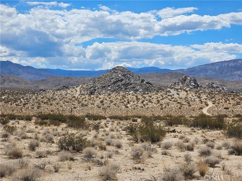 Photo of 405 Rd. H (Near), Lucerne Valley, CA 92356 (MLS # HD25194154) Photo of 405 Rd. H (Near), Lucerne Valley, CA 92356 (MLS # HD25194154)