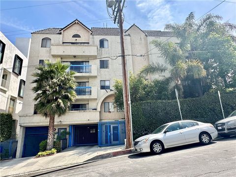 Photo of 1052 S Mariposa Avenue #305, Los Angeles, CA 90006 (MLS # SR25234676)