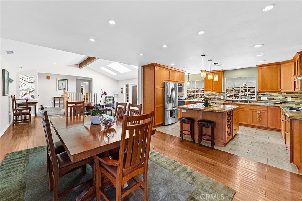 386 Los Altos Avenue