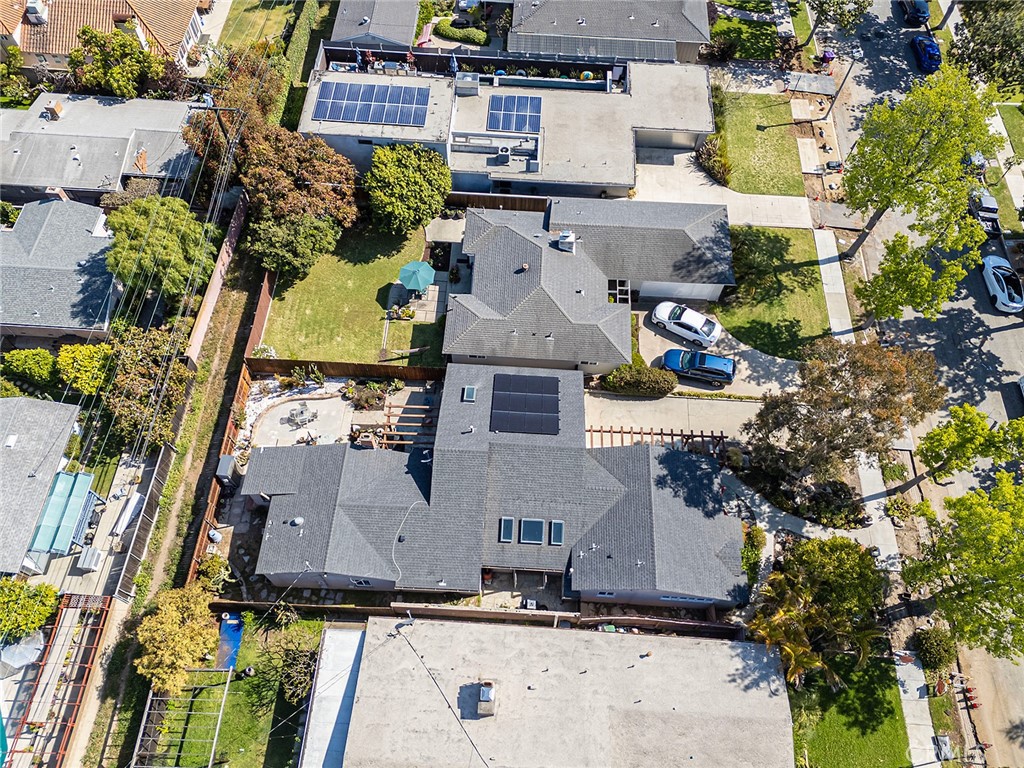 386 Los Altos Avenue