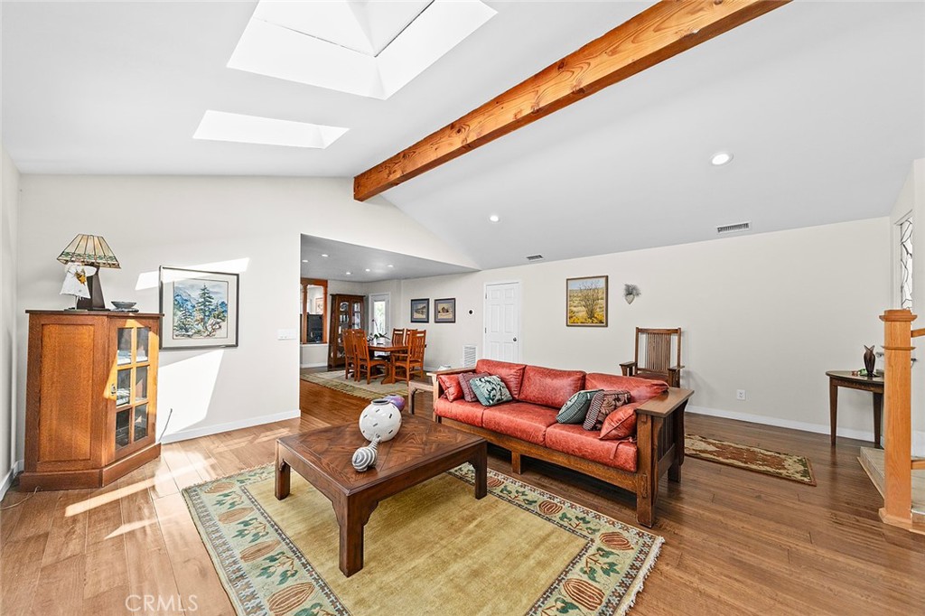 386 Los Altos Avenue