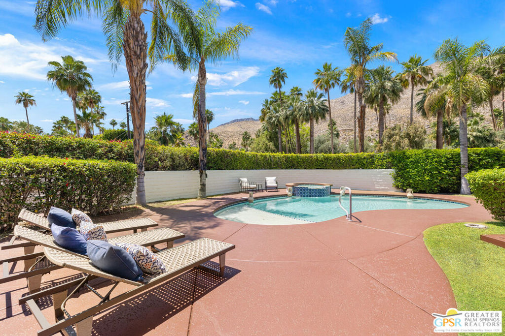 1998 S Mesa Drive