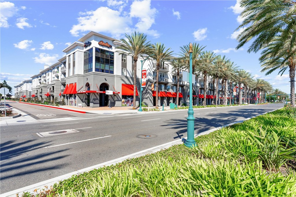 Welcome to Stadium Lofts in Anaheim’s Platinum Triangle. This one-bedroom, one-bath condominium offers a prime location just steps from Angel Stadium and the Honda Center, and minutes from Disneyland. Surrounded by dining, breweries, and entertainment.
Located on the ground floor, the home features a private patio with tranquil courtyard views and the soothing sound of a fountain. Community amenities include a pool, spa, fitness center, clubhouse, and more. Two parking spaces, a storage unit, and convenient access to the 5, 57, and 22 freeways make this an excellent opportunity to own in one of Anaheim’s most vibrant neighborhoods.