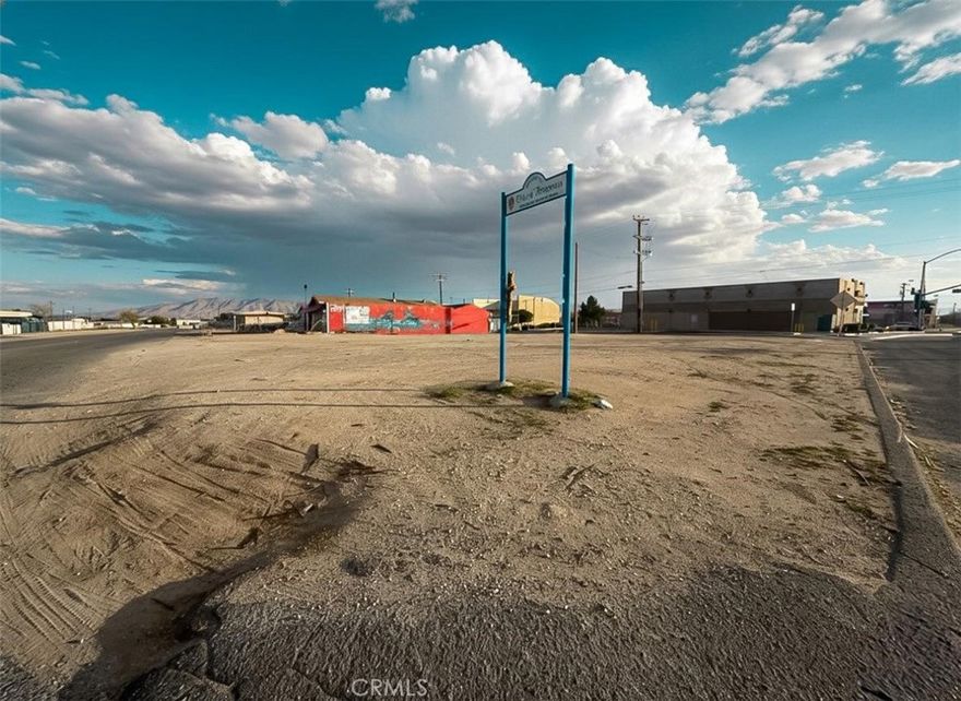 >>>COMMERCIAL CORNER LOT <<< PARCEL IS LOCATED IN A HIGH TRANSIT ZONE IN THE CITY OF HESPERIA, VISIBLE FROM MAIN STREET.
NEXT DOOR TO A HORSES FEED STORE, IN FRONT OF A FURNITURE STORE.
IDEAL FOR A CONSTRUCTOR, INVESTOR OR ANYONE ELSE THAT WANT TO BUILD A COSTUM COMMERCIAL SPACE.