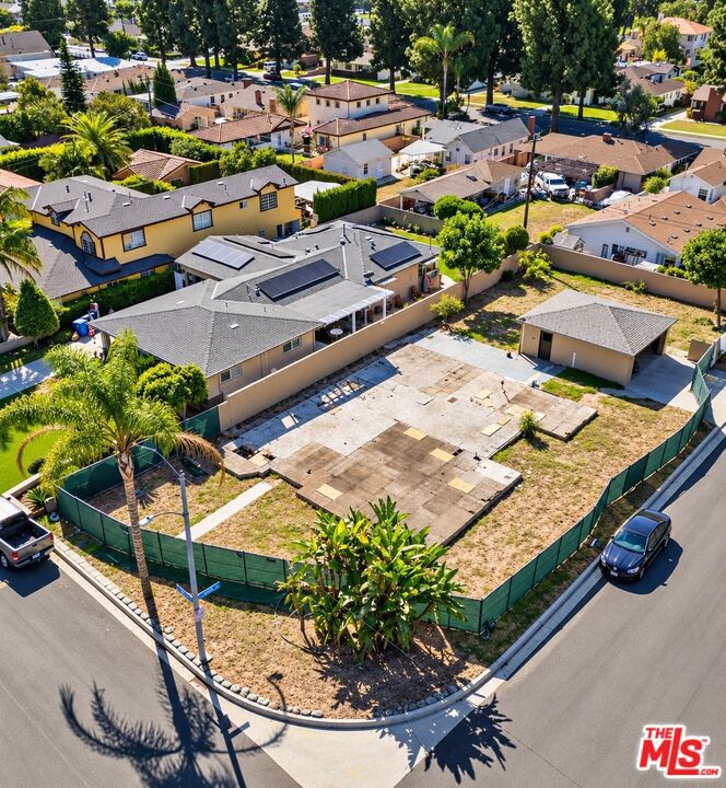 Properties 1 7302 Irwingrove Drive