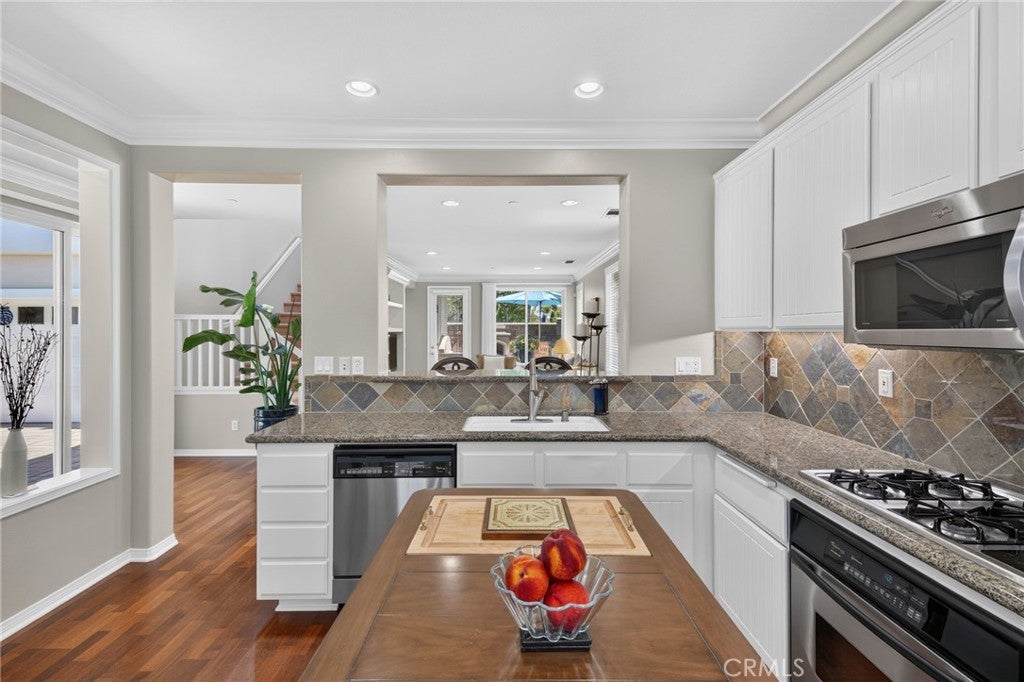 16836 Primrose Lane, Huntington Beach CA 92649 - Photo 11