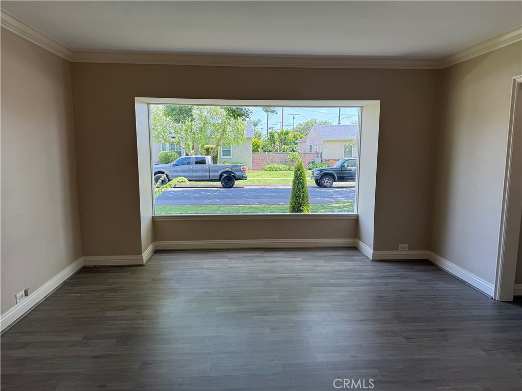 3719 N Greenbrier Road