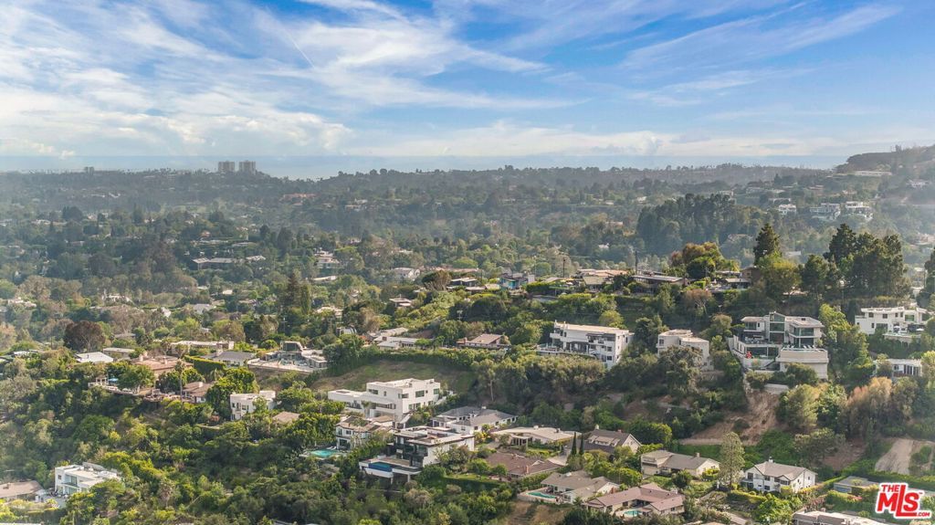 Photo of 1000 N Bundy Drive, Los Angeles, CA 90049 (MLS # 25613291)