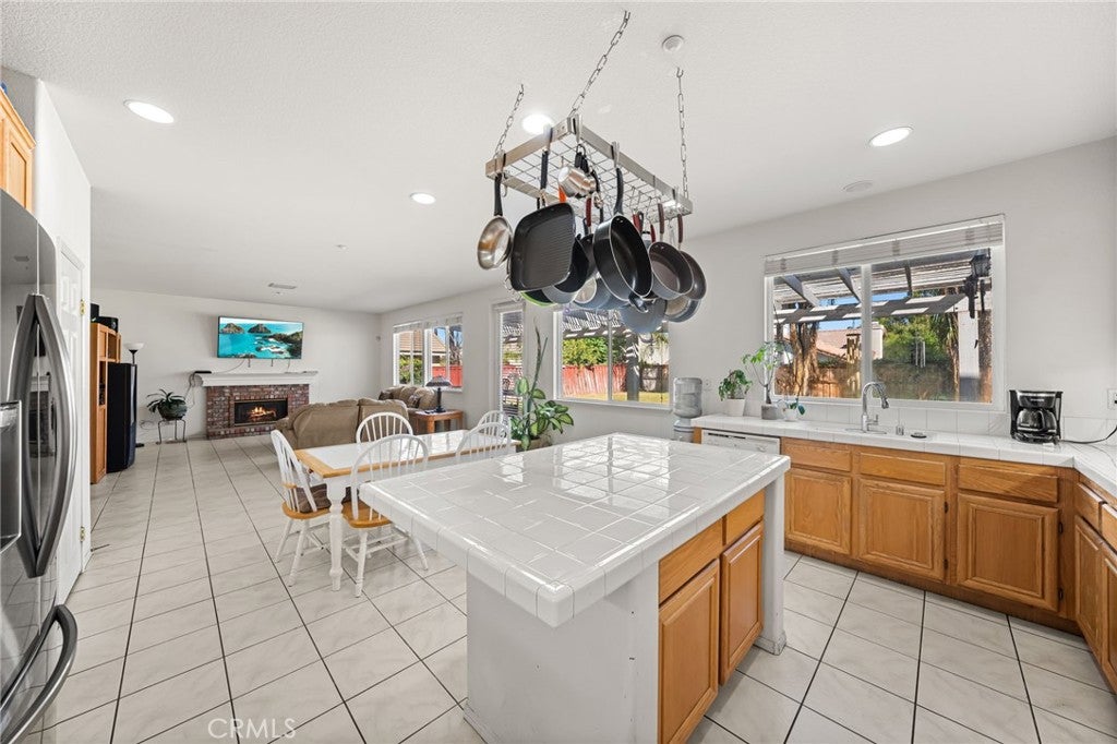 1591 Valley Falls