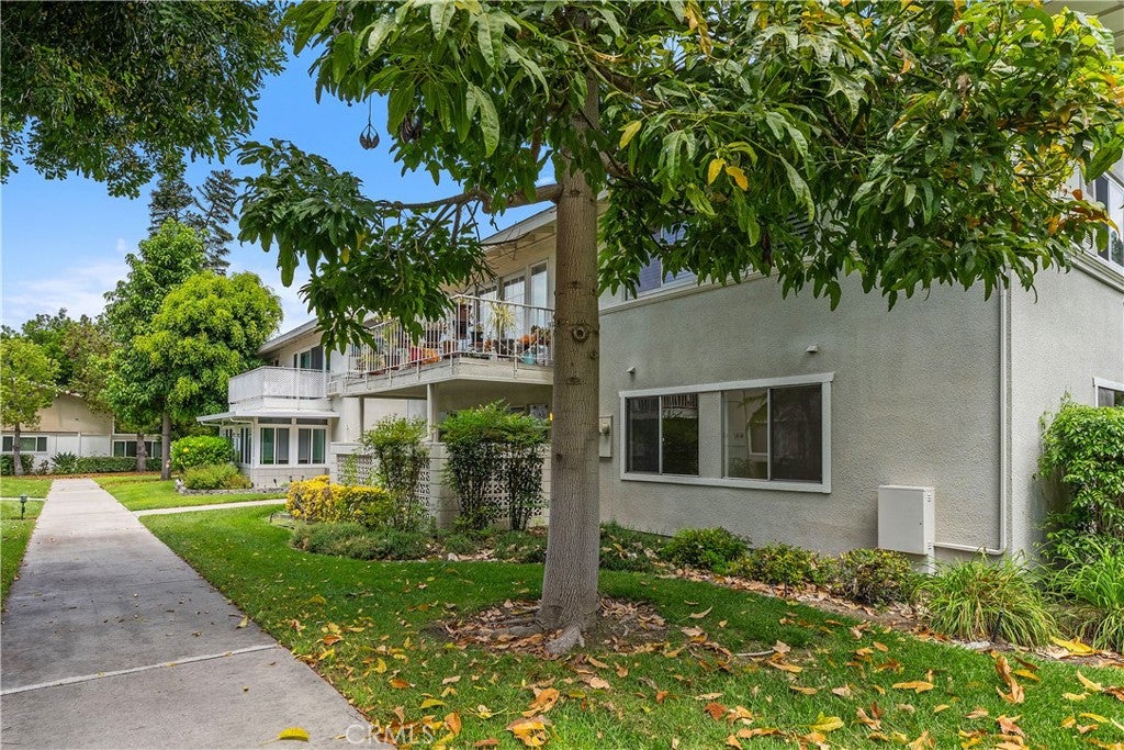 328 Avenida Carmel B