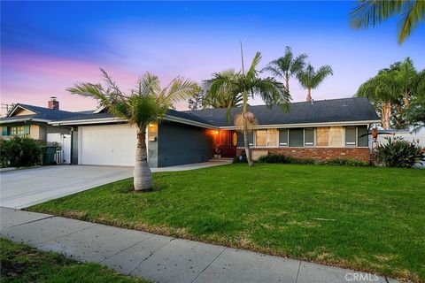 Photo of 7671 Juliette Low Drive Dr, Huntington Beach, CA 92647 (MLS # OC25263154)