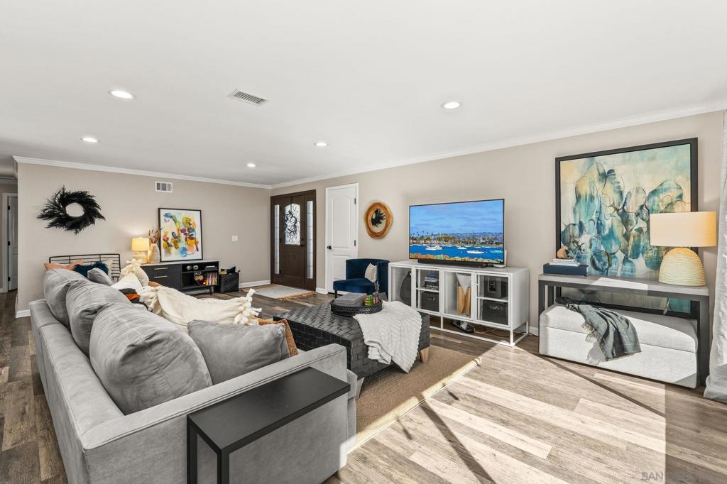 8347 Carlton Oaks Dr.