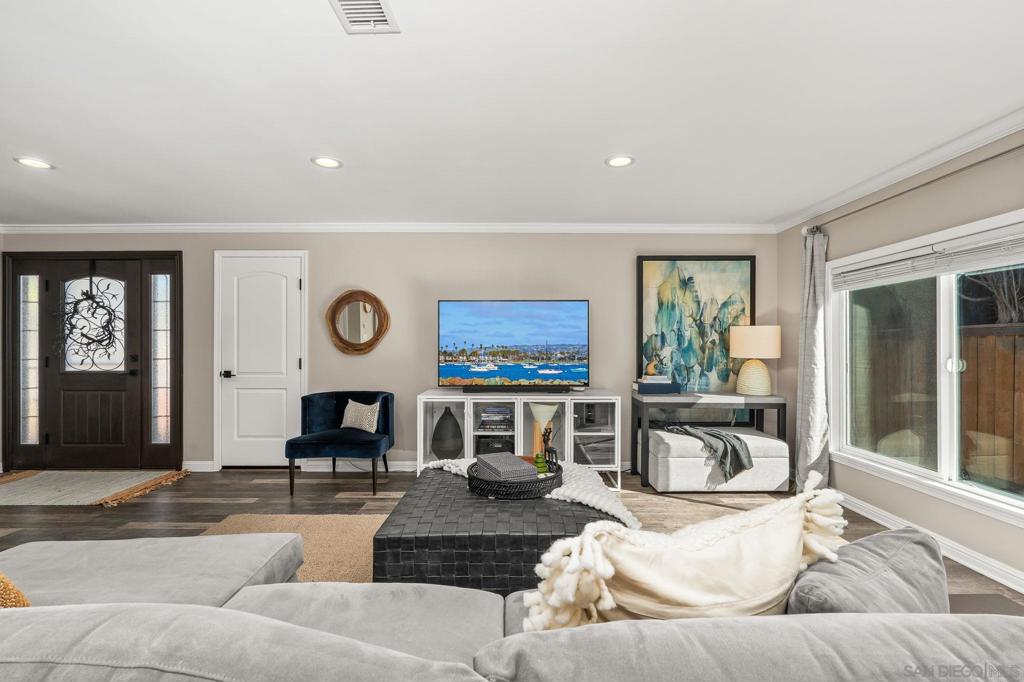 8347 Carlton Oaks Dr.