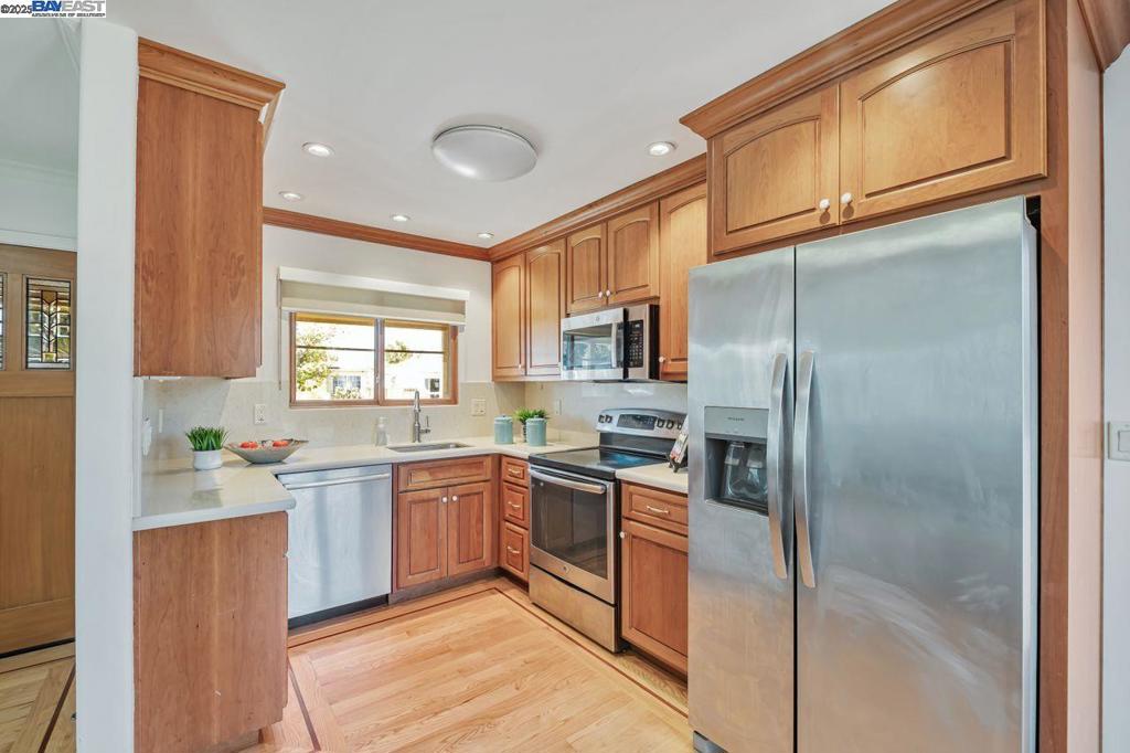 GLENMOOR AREA - Residential