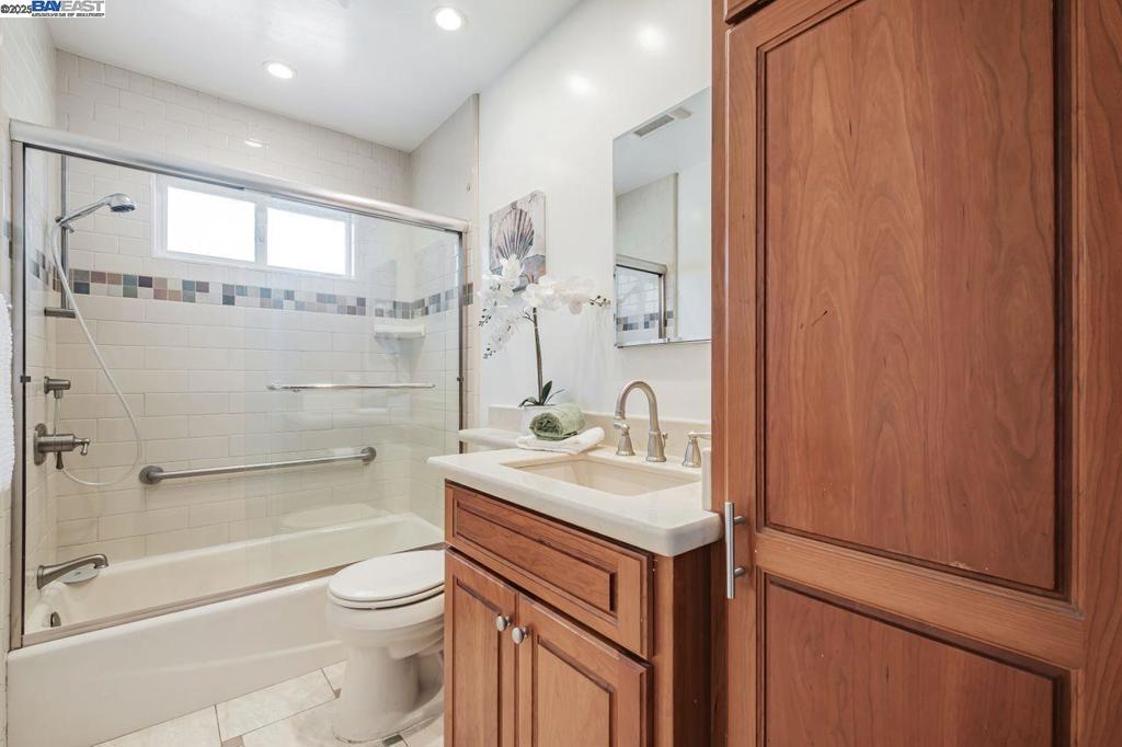 GLENMOOR AREA - Residential