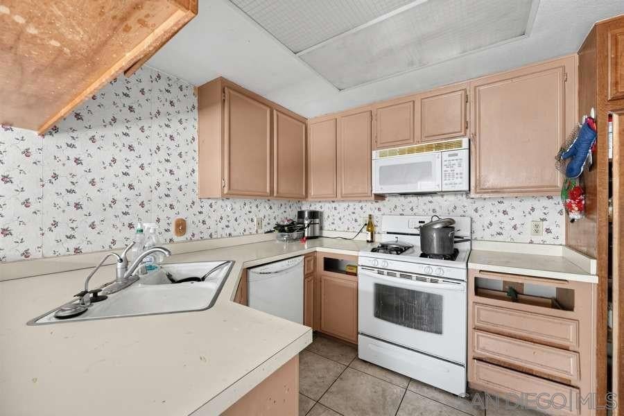1382 Trenton 5