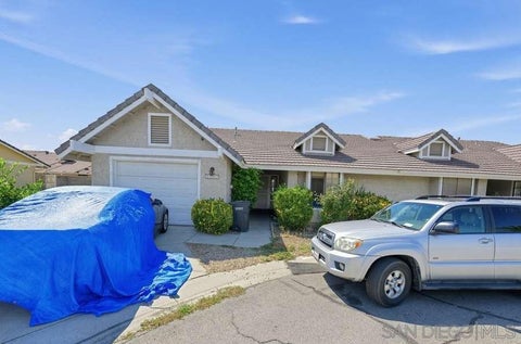 Photo of 1382 Trenton CIR #5, San Jacinto, CA 92583 (MLS # 260022494SD)