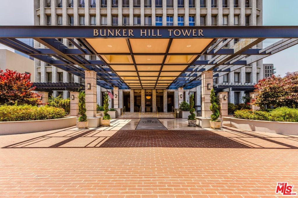 800 W 1st Street