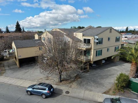 211 Semicircular Road Menlo Park CA 94025