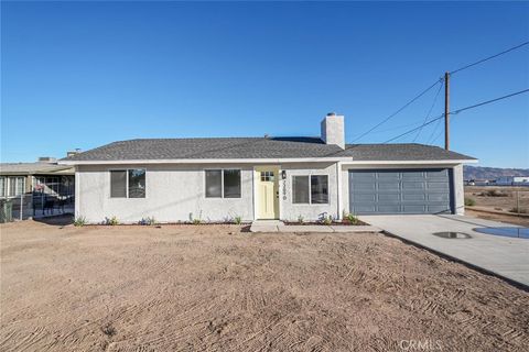 Photo of 22090 Cherokee Avenue, Apple Valley, CA 92307 (MLS # HD25251245) Photo of 22090 Cherokee Avenue, Apple Valley, CA 92307 (MLS # HD25251245)