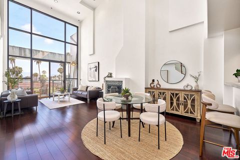 Photo of 520 S Kingsley Drive #PH3, Los Angeles, CA 90020 (MLS # 26828505)