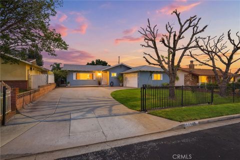 Photo of 147 Myrtlewood Dr, Calimesa, CA 92320 (MLS # DW26069662)