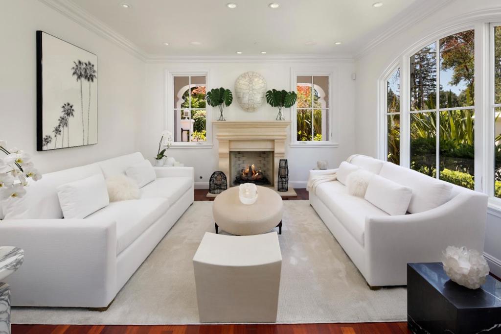 23 Almendral Avenue