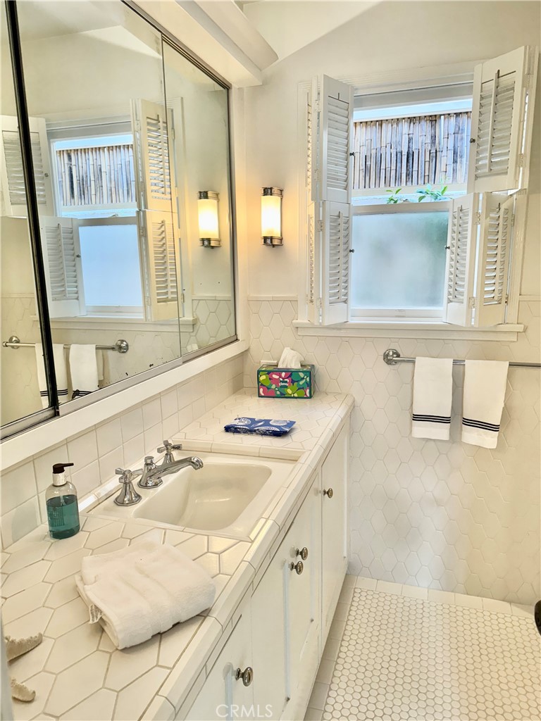 Balboa Island - Collins Island (BALC) - Residential Lease