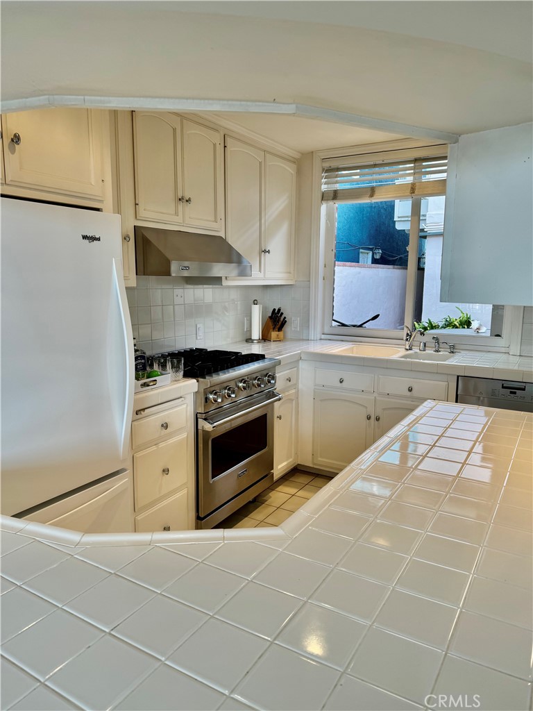 Balboa Island - Collins Island (BALC) - Residential Lease