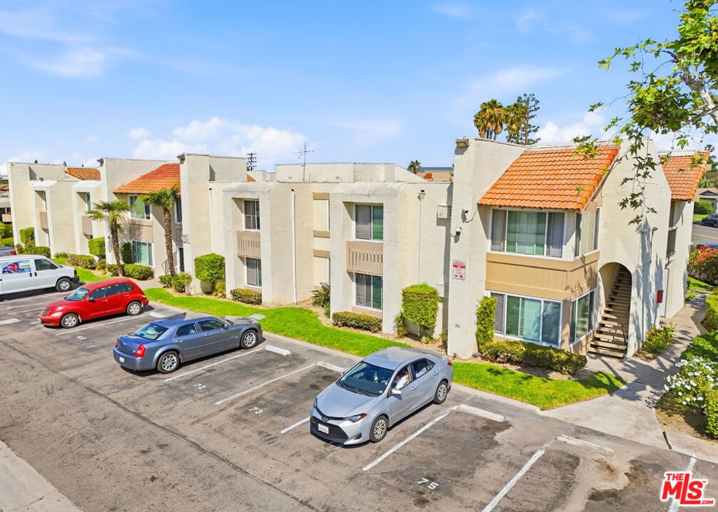 Photo of 1251 N Placentia Avenue, Anaheim, CA 92806 (MLS # 26711261)