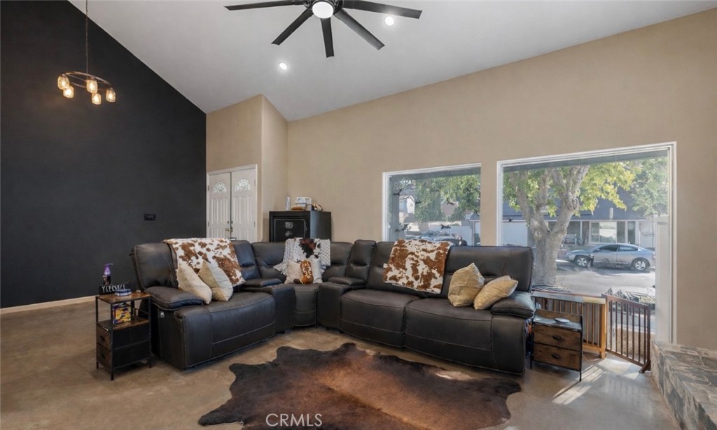 28975 Lotusgarden Dr