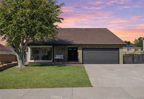 Photo of 28975 Lotusgarden Dr Dr, Canyon Country, CA 91387 (MLS # SR26030500)