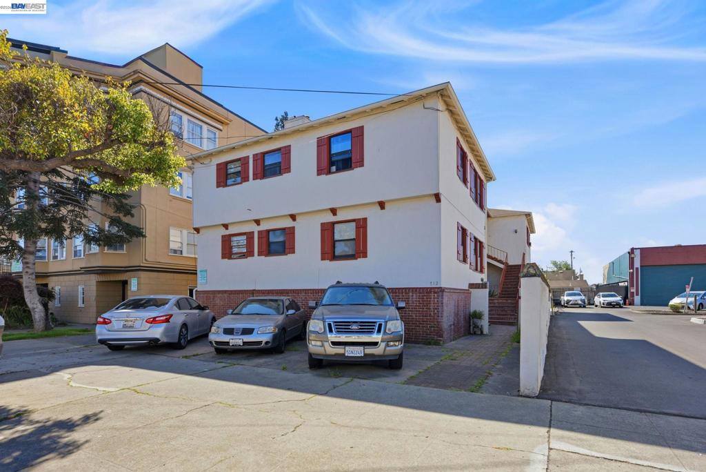 712 Santa Clara Avenue