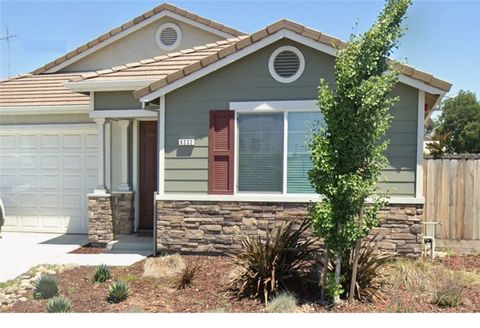 Photo of 6232 Matthew Ln, Riverbank, CA 95367 (MLS # MC25248282) Photo of 6232 Matthew Ln, Riverbank, CA 95367 (MLS # MC25248282)