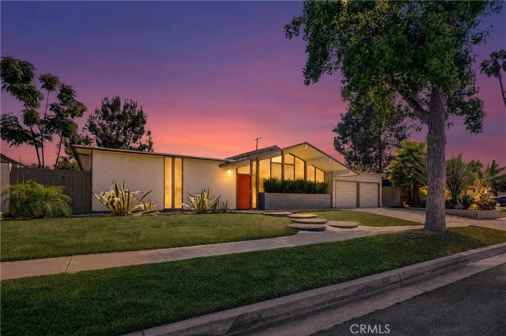 610 E Briardale
