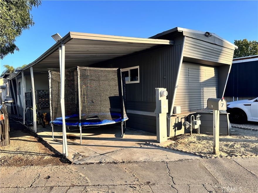 Welcome to your Hemet retreat! This upgraded 2 bedroom, 1 bathroom home offers both comfort and charm. Step inside to find a beautifully remodeled bathroom and a modern kitchen with updated finishes. Perfect for downsizing, first-time buyers, or anyone looking for a cozy place to call home.