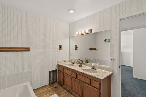 Tiny photo for 2537 Shoreline Road, Bradley, CA 93426 (MLS # ML82051978)