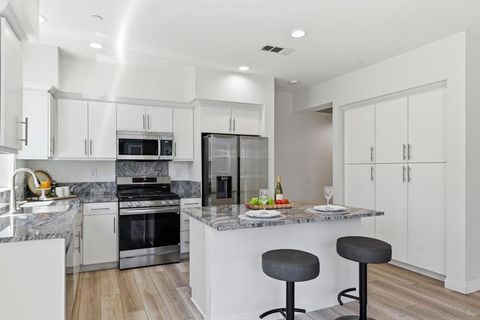 Photo of 214 Antoni Gln Gln #710, Escondido, CA 92025 (MLS # 260009324SD)