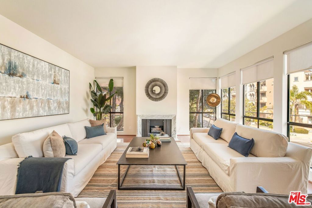 Photo of 11805 Mayfield Avenue #202, Los Angeles, CA 90049 (MLS # 25595961)