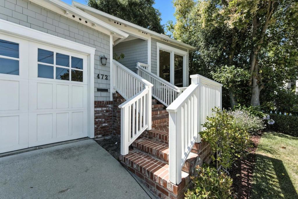472 Emerald Avenue