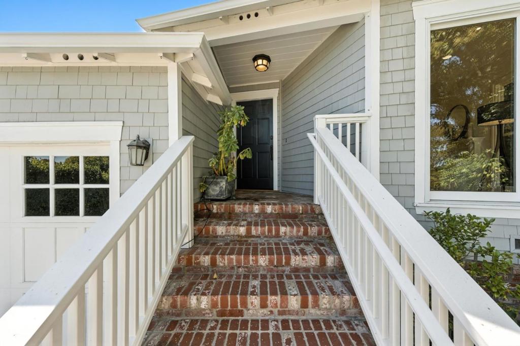 472 Emerald Avenue