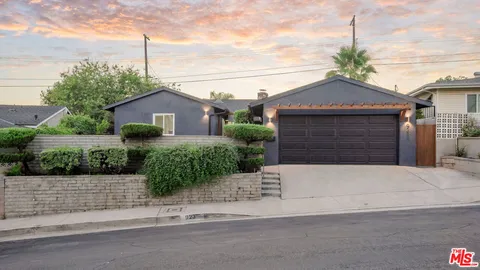 923 Larker Avenue, Los Angeles, CA 90042 - MLS#: 26633617