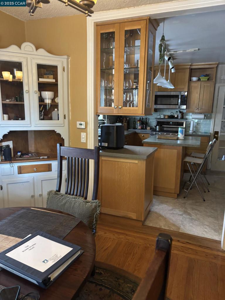 BEST MANOR - Residential