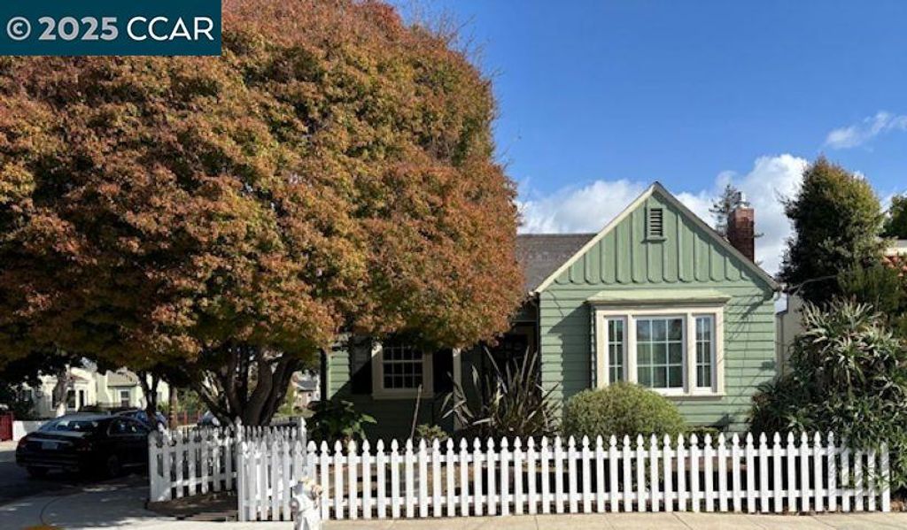 Photo of 500 Pershing Drive Dr, San Leandro, CA 94577 (MLS # 41117020)