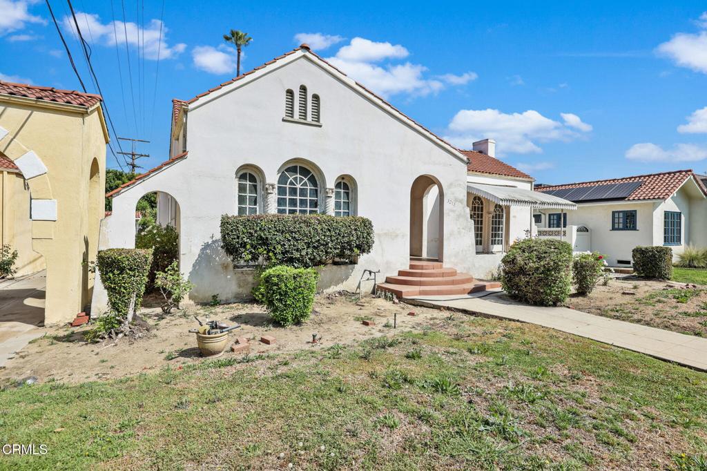 3273 Country Club Drive