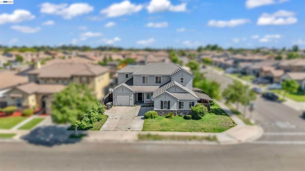 253 Lilac Ln
