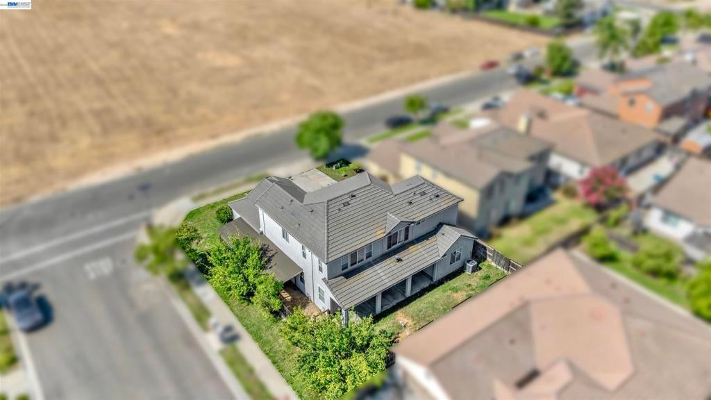 253 Lilac Ln