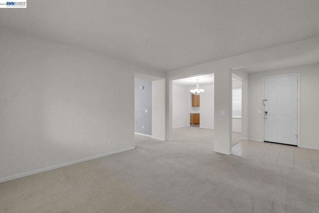 253 Lilac Ln