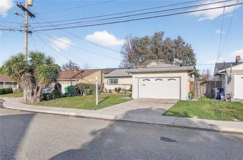 Photo of 1335 Via Faisan #1, San Lorenzo, CA 94580 (MLS # DW26195217)